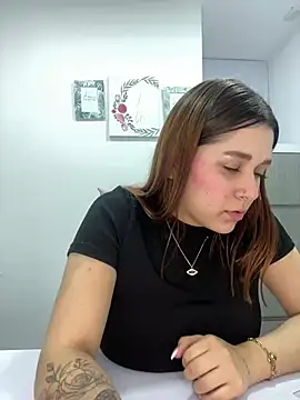 SophiaLaurens online show from February 25, 9:13 pm