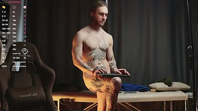 pleasure8869 online show from February 13, 7:24 am