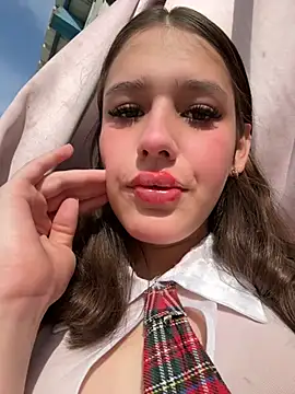 ValeriaAguilar online show from July 10, 9:39 pm