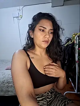 Thaliacooper  online show from February 1, 11:37 pm