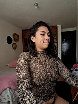 Thaliacooper  online show from February 24, 4:47 pm