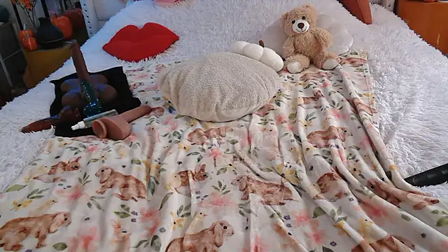 Snapshot of VegasDani chatting on November 21, 11:03 pm VegasDani online show from November 21, 11:03 pm