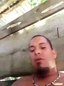 Snapshot of LemonyArcus chatting on December 4, 8:28 pm LemonyArcus online show from December 4, 8:28 pm