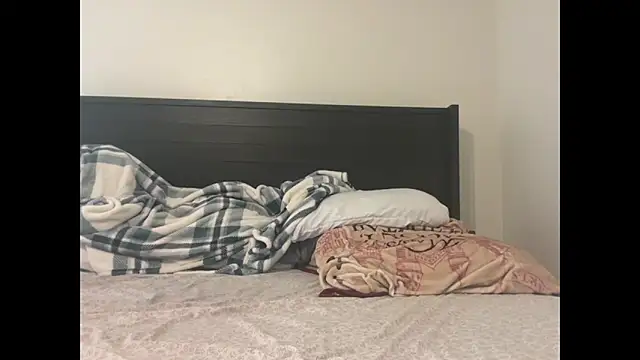 QueenLolaX online show from October 19, 11:16 pm