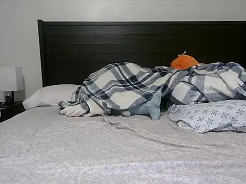 QueenLolaX online show from December 22, 5:59 am