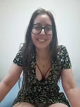 Snapshot of Sarah459 chatting on December 6, 8:18 pm Sarah459 online show from December 6, 8:18 pm