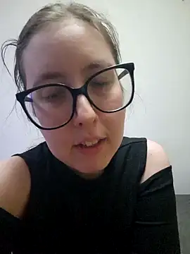 Snapshot of Sarah459 chatting on June 23, 12:30 am Sarah459 online show from June 23, 12:30 am