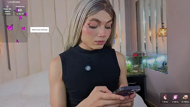 Megan Do Santos online show from May 12, 8:39 pm