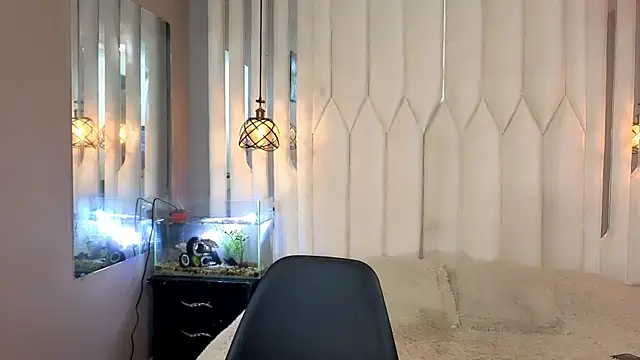 Megan Do Santos online show from May 30, 7:44 pm