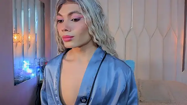 Megan Do Santos online show from June 1, 7:26 pm