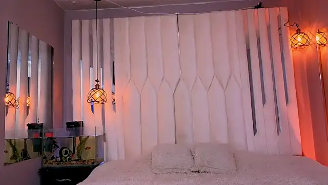 Megan Do Santos online show from July 10, 8:00 pm