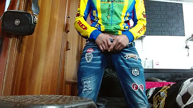 Snapshot of GeorgeZarrate chatting on October 14, 9:48 pm GeorgeZarrate online show from October 14, 9:48 pm