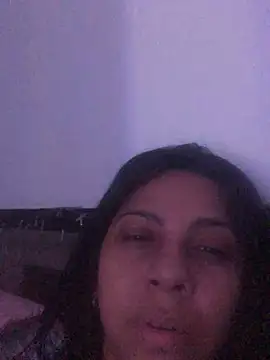 Snapshot of bellinii07 chatting on April 21, 2:51 am bellinii07 online show from April 21, 2:51 am