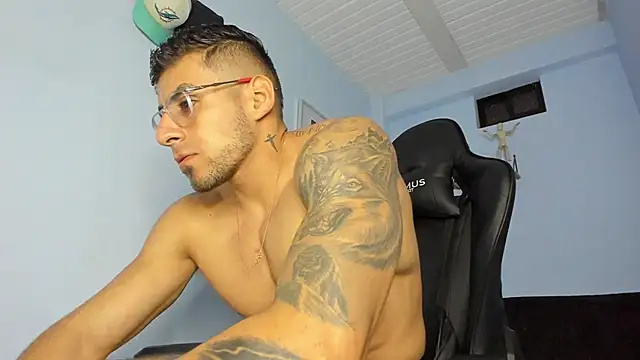 Snapshot of _Poseidon1_ chatting on March 12, 11:12 pm Poseidon1 online show from March 12, 11:12 pm