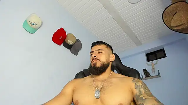 Snapshot of _Poseidon1_ chatting on October 18, 4:37 am Poseidon1 online show from October 18, 4:37 am