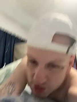 Snapshot of VixyGang chatting on February 17, 2:24 pm VixyGang online show from February 17, 2:24 pm