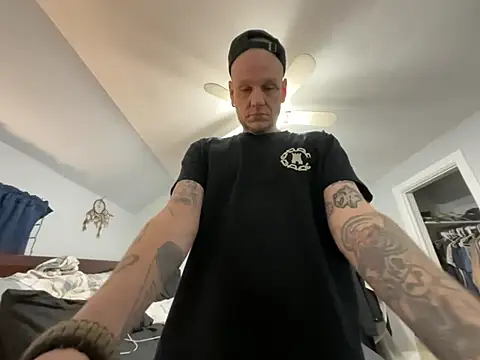 Snapshot of VixyGang chatting on March 4, 4:35 pm VixyGang online show from March 4, 4:35 pm