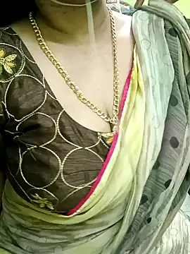 Snapshot of Aishu-tamil09 chatting on December 22, 7:54 am Aishu-tamil09 online show from December 22, 7:54 am