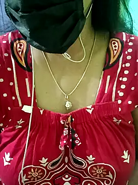 Snapshot of Aishu-tamil09 chatting on February 12, 7:56 pm Aishu-tamil09 online show from February 12, 7:56 pm