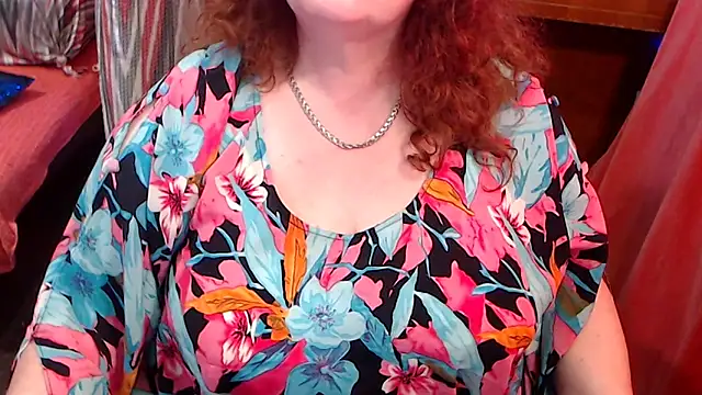 Snapshot of RoseRed69 chatting on May 3, 5:13 am RoseRed69 online show from May 3, 5:13 am
