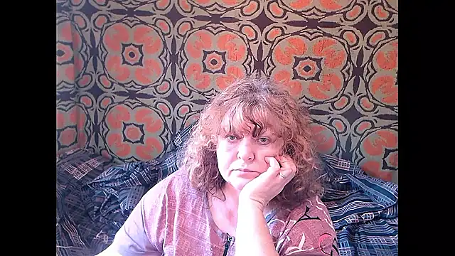 Snapshot of RoseRed69 chatting on June 8, 1:39 am RoseRed69 online show from June 8, 1:39 am