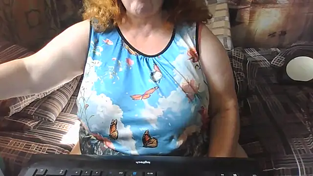 Snapshot of RoseRed69 chatting on July 6, 7:05 am RoseRed69 online show from July 6, 7:05 am