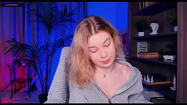PollyHathor online show from March 18, 9:21 pm