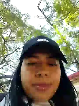 Snapshot of caro_sweett chatting on December 11, 12:23 pm caro sweett online show from December 11, 12:23 pm