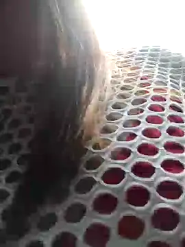 Snapshot of caro_sweett chatting on February 5, 7:31 pm caro sweett online show from February 5, 7:31 pm