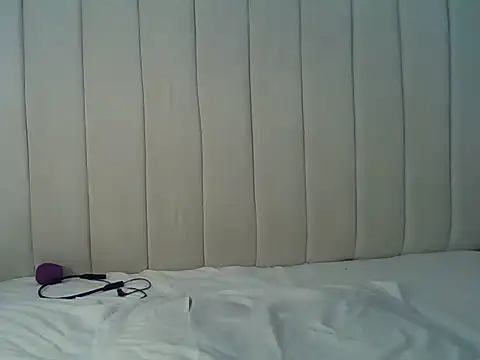 Snapshot of Queen_loveer chatting on June 9, 8:20 pm Queen loveer online show from June 9, 8:20 pm