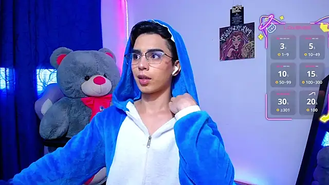 OwenBluee online show from June 25, 1:48 pm