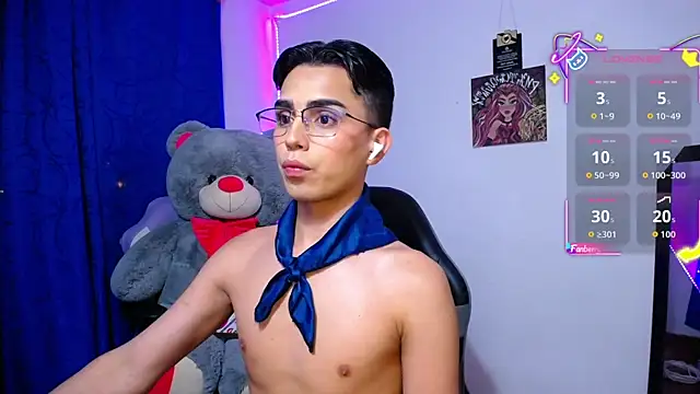 OwenBluee online show from July 5, 7:37 am