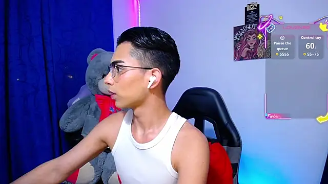 OwenBluee online show from July 9, 7:12 am