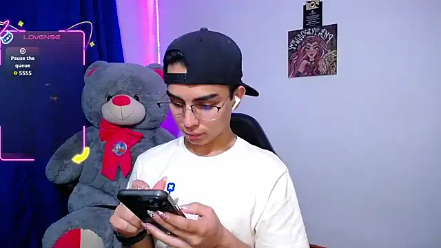 OwenBluee online show from July 31, 10:14 am