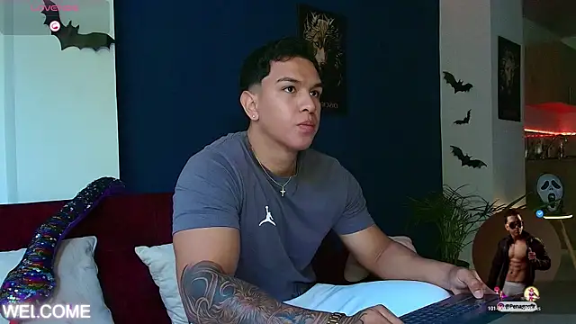 Taylor John online show from October 31, 2:07 pm