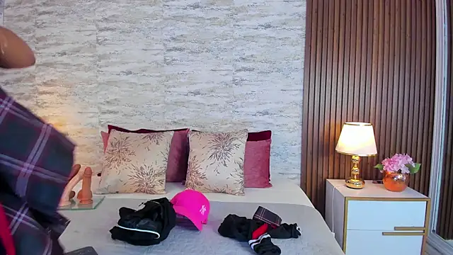 AndreaPink2024 online show from October 3, 12:46 pm