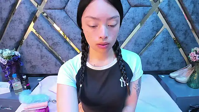 Sofia Mirandaa18 online show from July 14, 2:56 pm