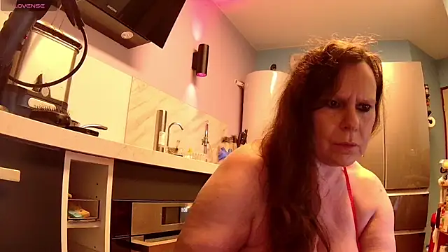 Snapshot of Endrocleia chatting on May 24, 11:10 pm Endrocleia online show from May 24, 11:10 pm