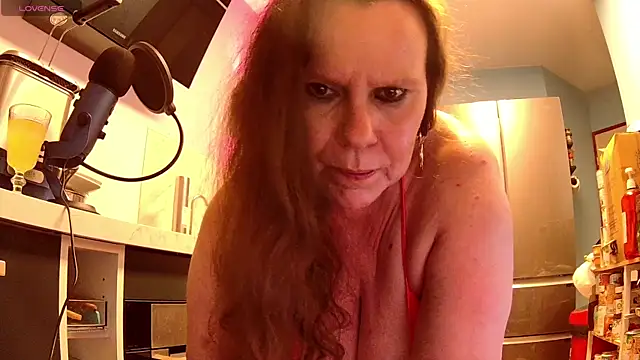 Snapshot of Endrocleia chatting on June 14, 2:24 am Endrocleia online show from June 14, 2:24 am