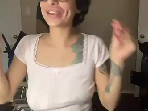 myloveforyouu online show from December 30, 8:21 am