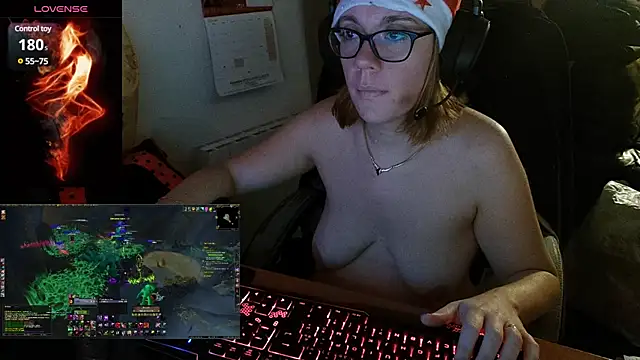 lili-hot-77 online show from December 22, 8:14 pm