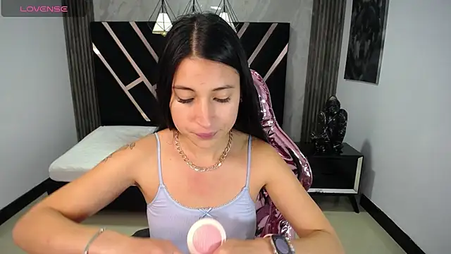 Snapshot of lizzyluk_ch chatting on January 21, 3:54 pm lizzyluk ch online show from January 21, 3:54 pm