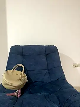 SweetLatiin  online show from November 19, 8:20 pm