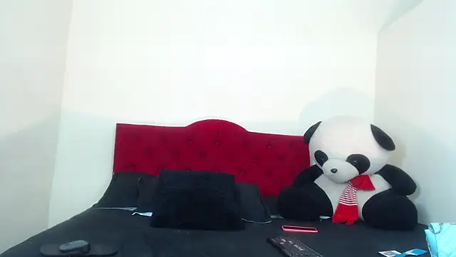 Luluu 08 online show from March 8, 8:35 pm