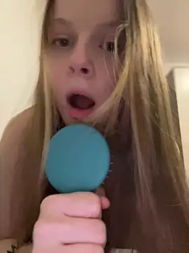 Snapshot of wrenlie chatting on December 14, 9:56 pm wrenlie online show from December 14, 9:56 pm