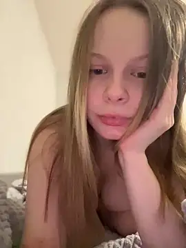 Snapshot of wrenlie chatting on February 4, 5:12 pm wrenlie online show from February 4, 5:12 pm