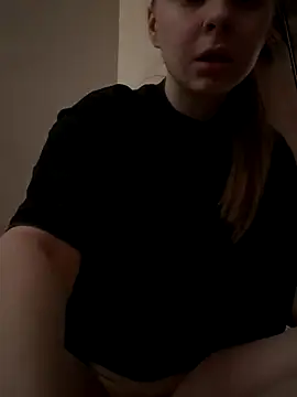 Snapshot of wrenlie chatting on September 18, 3:30 am wrenlie online show from September 18, 3:30 am