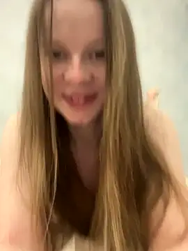 Snapshot of wrenlie chatting on October 5, 7:12 pm wrenlie online show from October 5, 7:12 pm