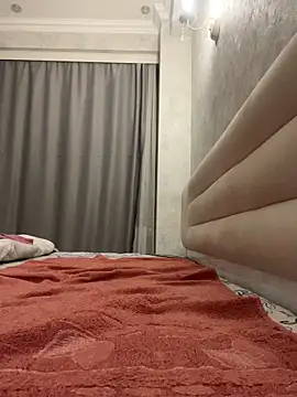 Snapshot of wrenlie chatting on December 16, 2:49 am wrenlie online show from December 16, 2:49 am