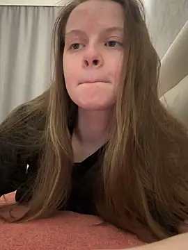 Snapshot of wrenlie chatting on December 19, 5:42 pm wrenlie online show from December 19, 5:42 pm